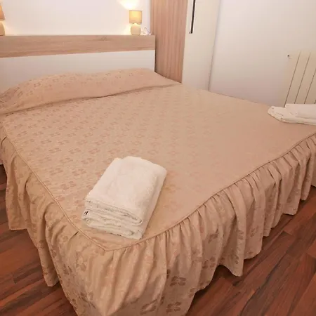 With Parking Space - 20806 Apartamento Poreč